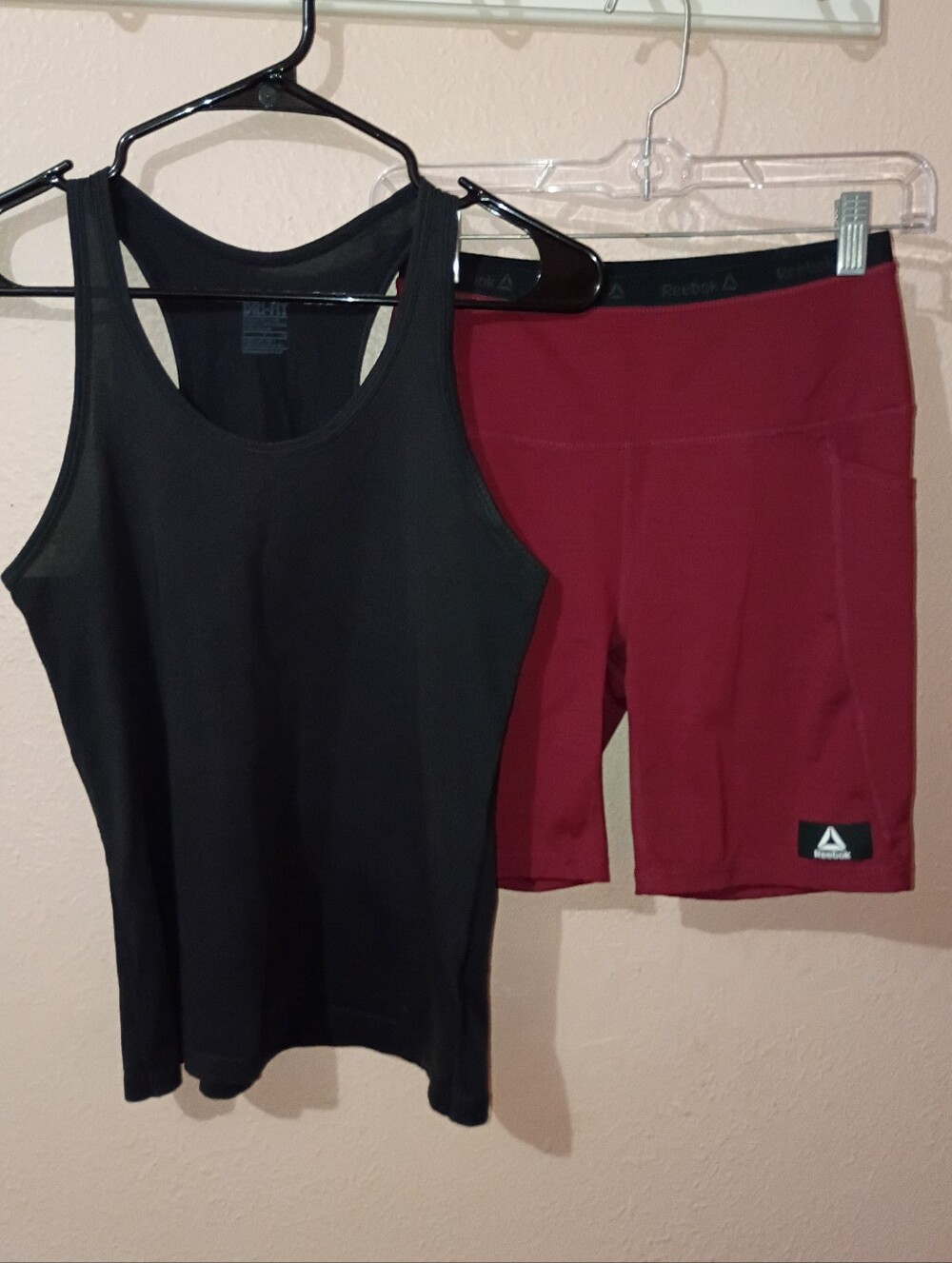 SIZE SMALL ATHLETIC SET NIKE AND REEBOK
